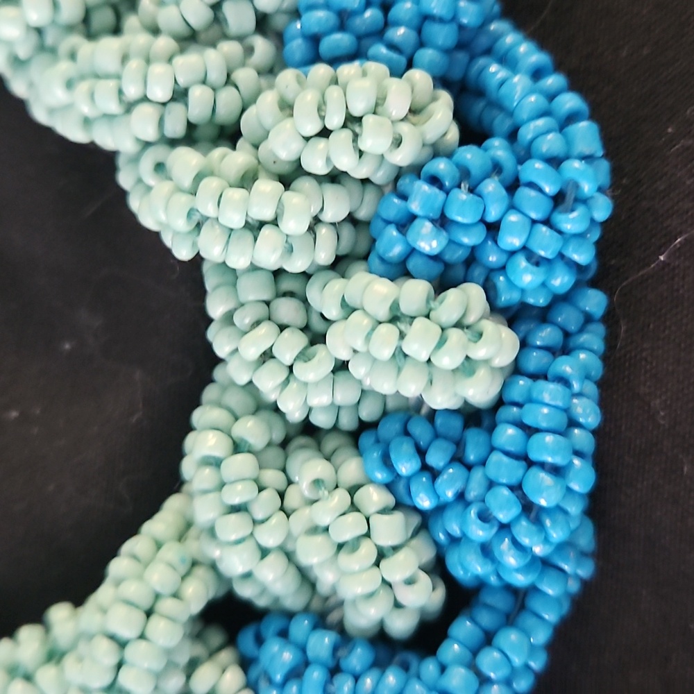 Hand made necklace - Picture 2 of 3